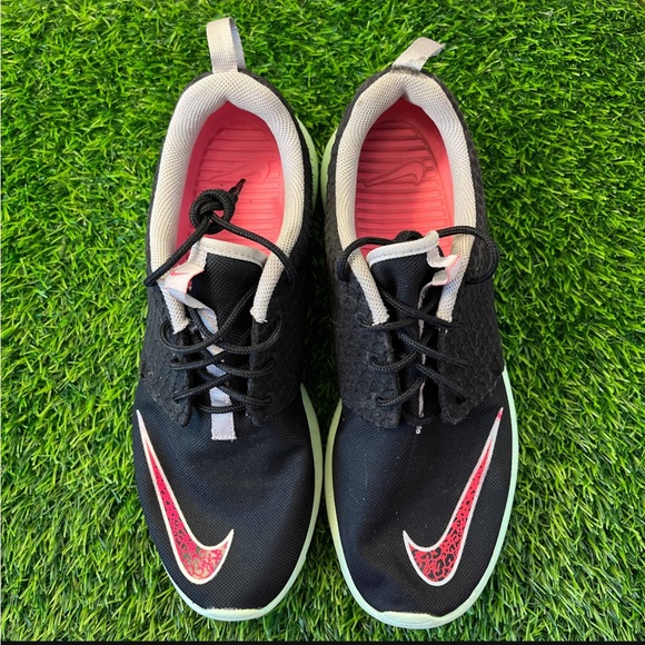 Nike Roshe Run FB Yeezy Black Pink Mint Mismatch - Picture 5 of 9